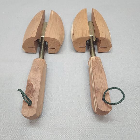 Macy's Men's Cedar Wood Shoe Tree Pair size L made USA - Picture 1 of 6